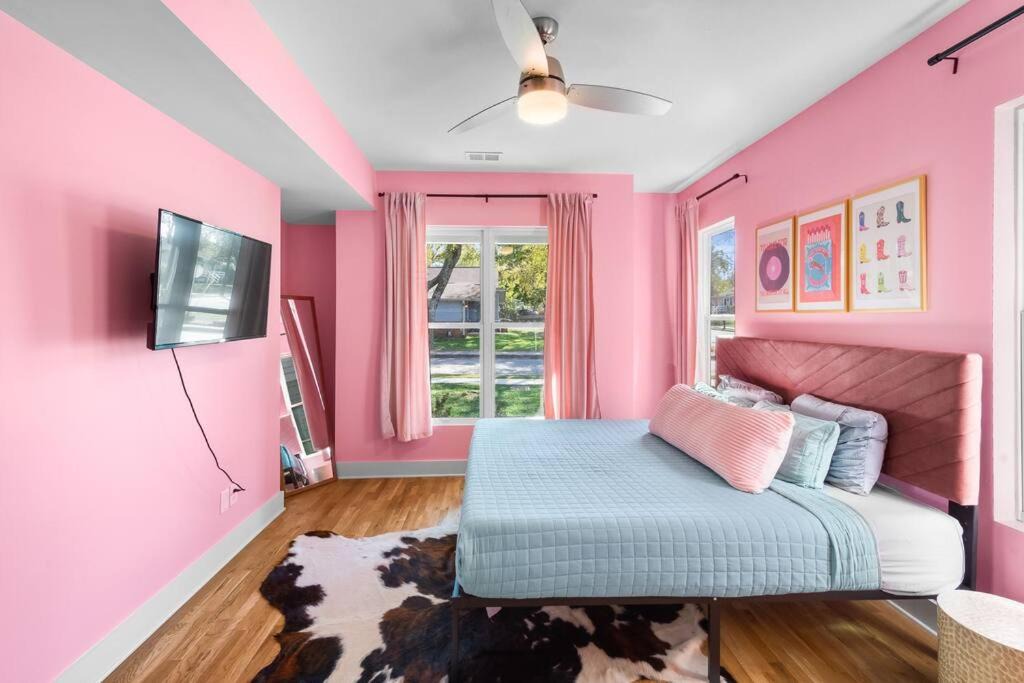 Photo of Bedroom in Hadley - Washington