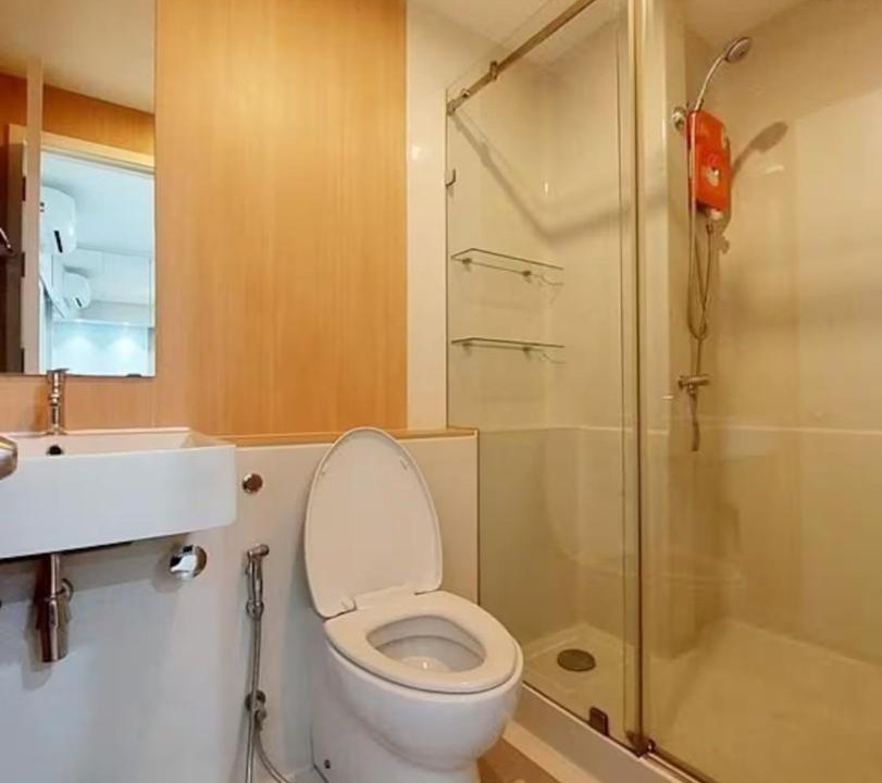 Photo of Bathroom in Thon Buri