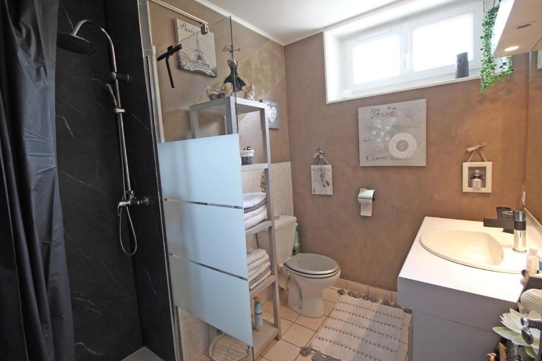 Photo of Bathroom in Saint-Pardoux