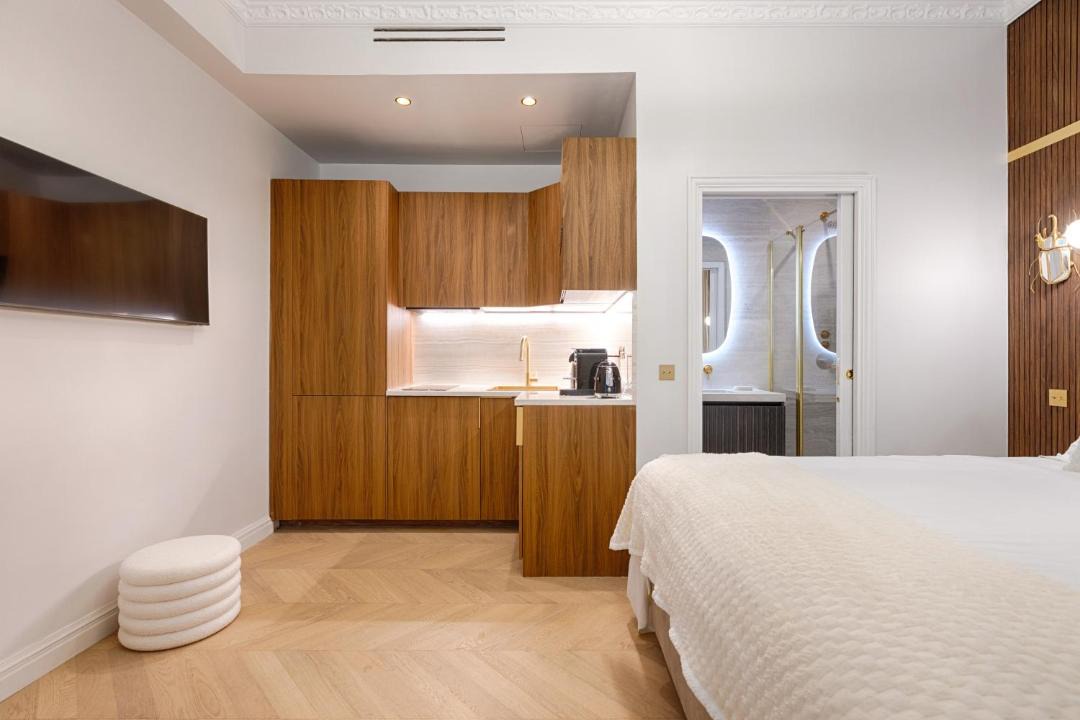 Photo of Bedroom in 8th Arrondissement