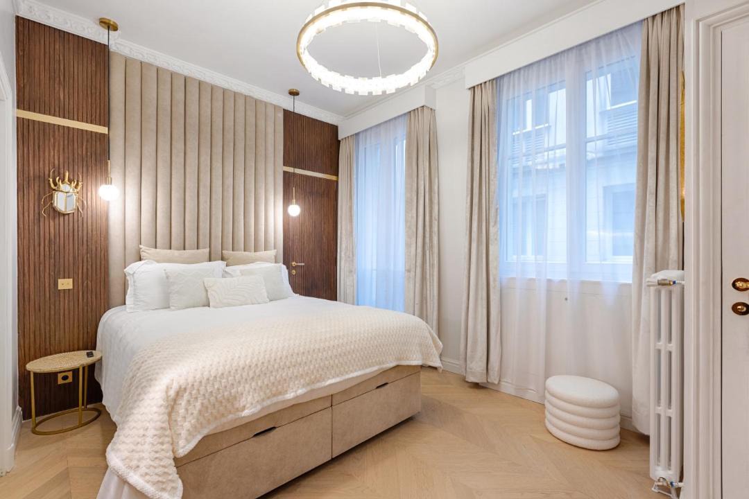 Photo of Bedroom in 8th Arrondissement
