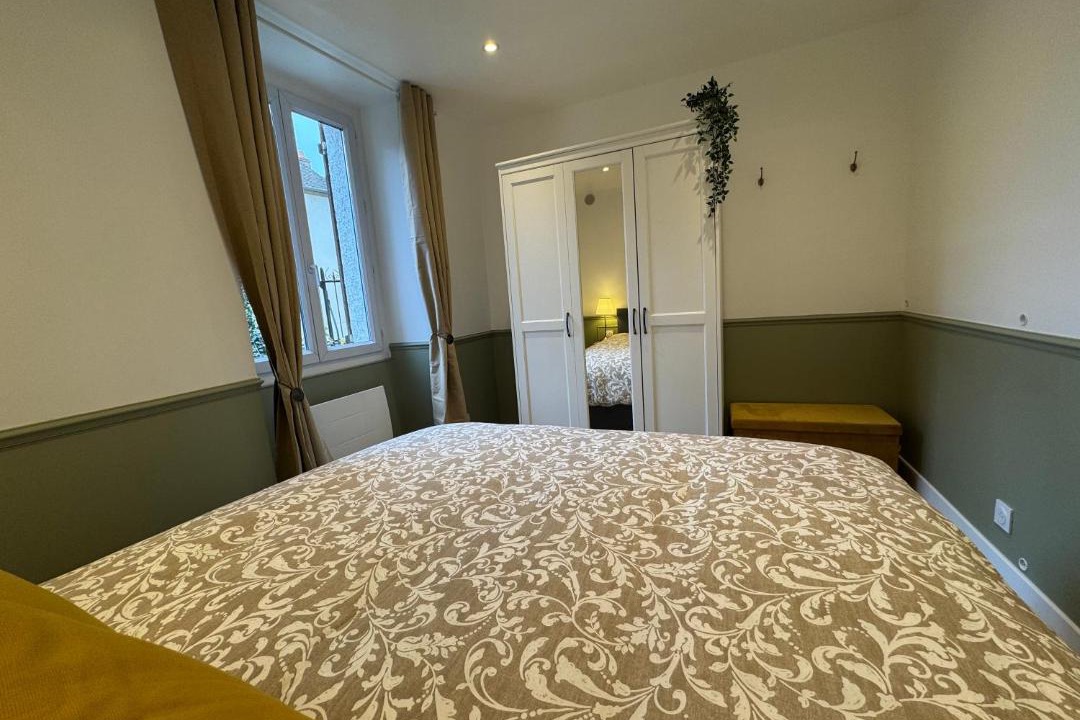 Photo of Bedroom in Maintenon