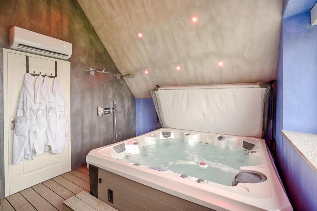 Photo of Bathroom in Saint-Senier-de-Beuvron