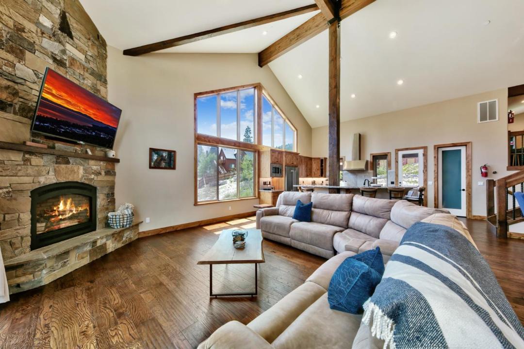 Photo of Livingroom in Mountain View Estates
