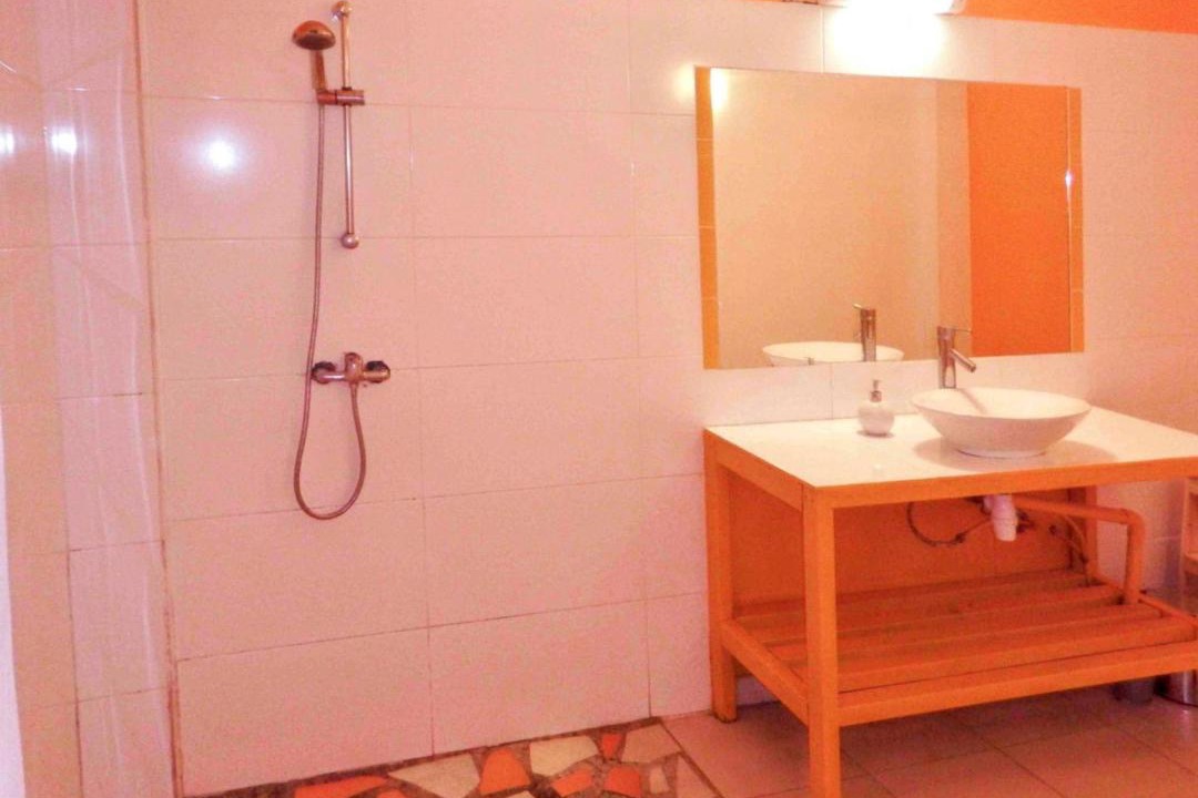 Photo of Bathroom in Pointe-Noire