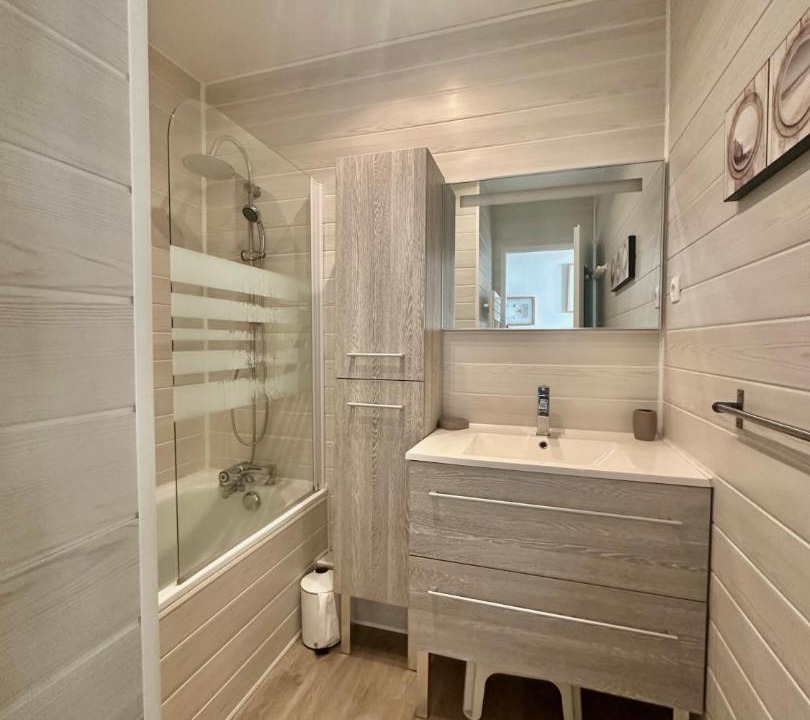Photo of Bathroom in Courseulles-sur-Mer
