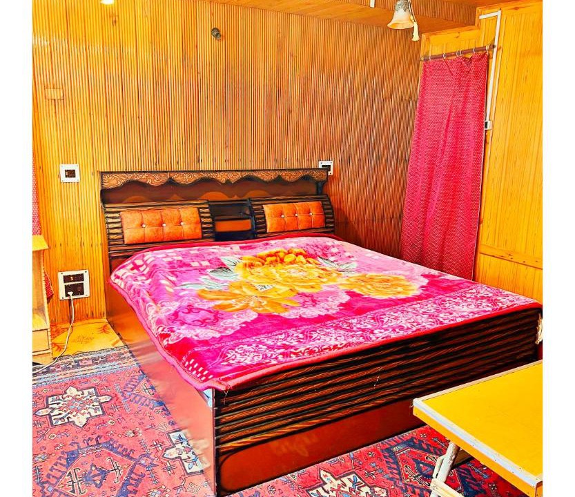 Photo of Bedroom in Nagin Bagh