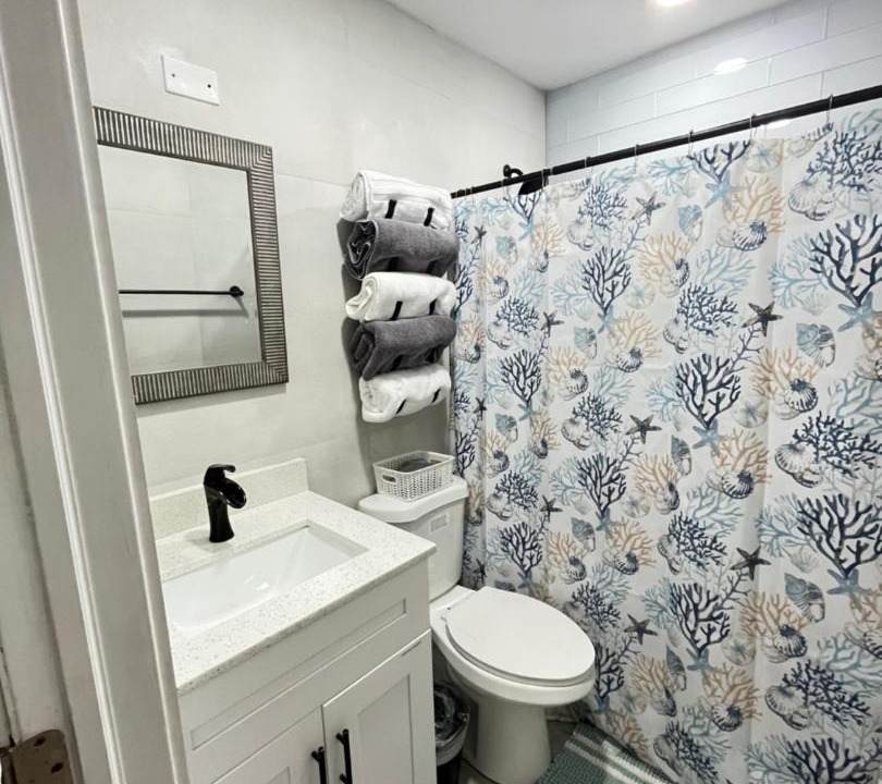 Photo of Bathroom in Doctor's Arm