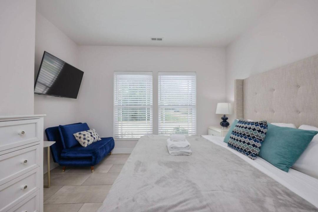 Photo of Bedroom in Hadley - Washington