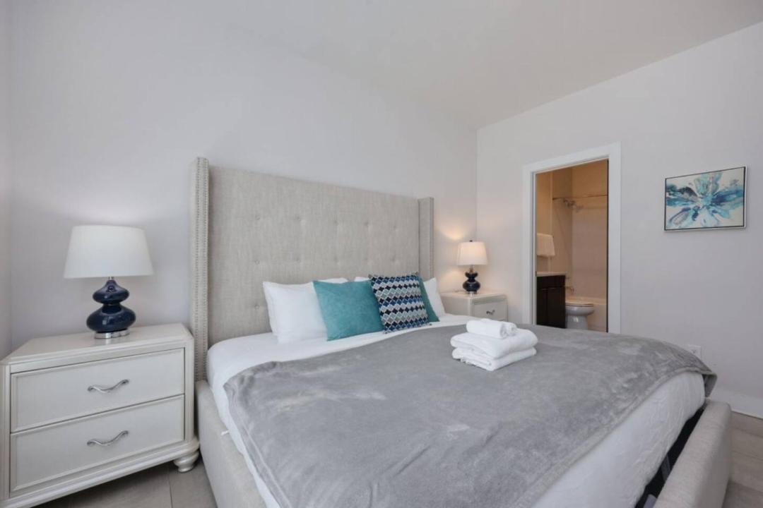 Photo of Bedroom in Hadley - Washington
