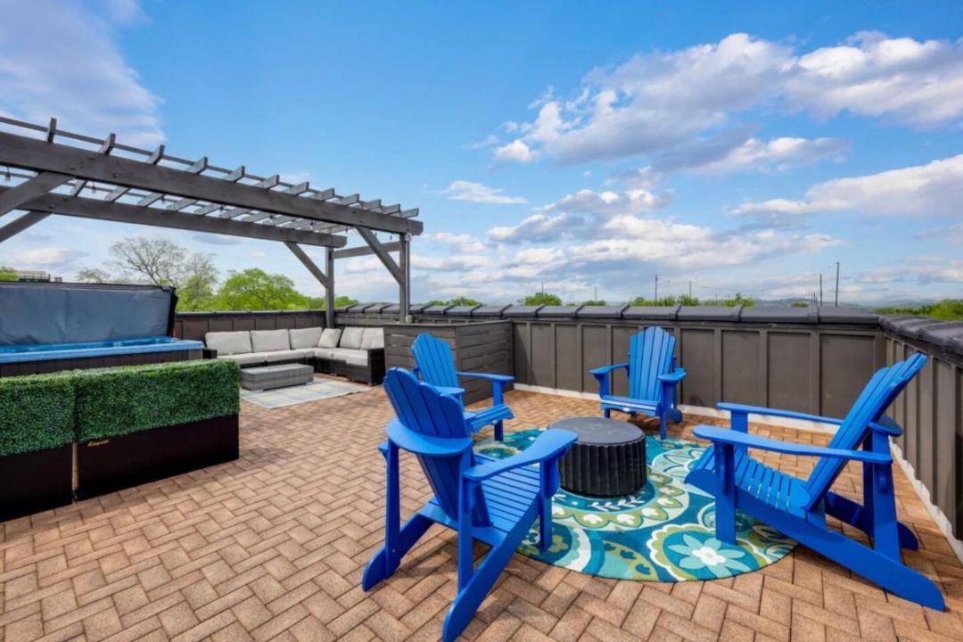 Photo of Patio Balcony in Hadley - Washington