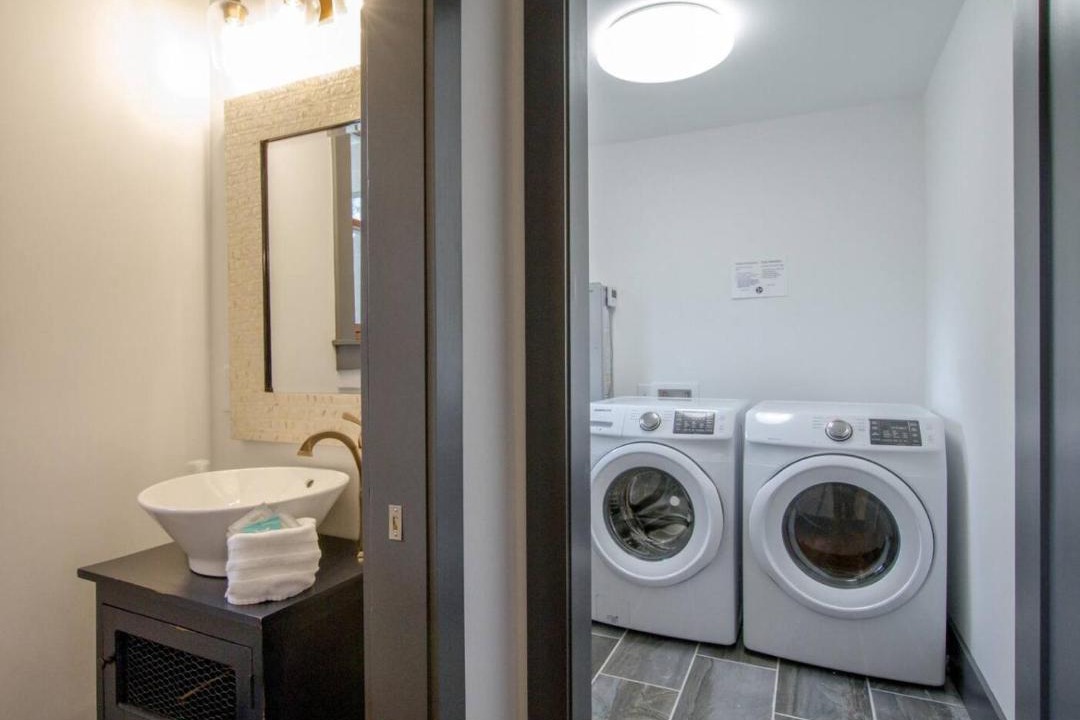 Photo of Bathroom in Shelby Hills