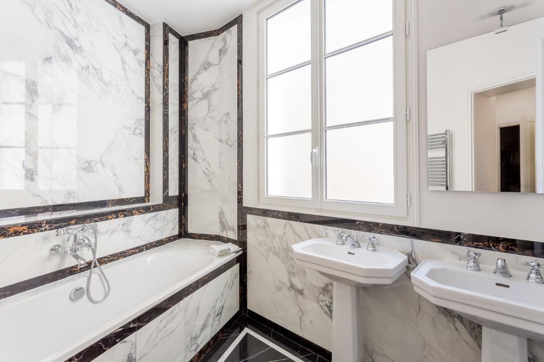 Photo of Bathroom in Notre-Dame-des-Champs