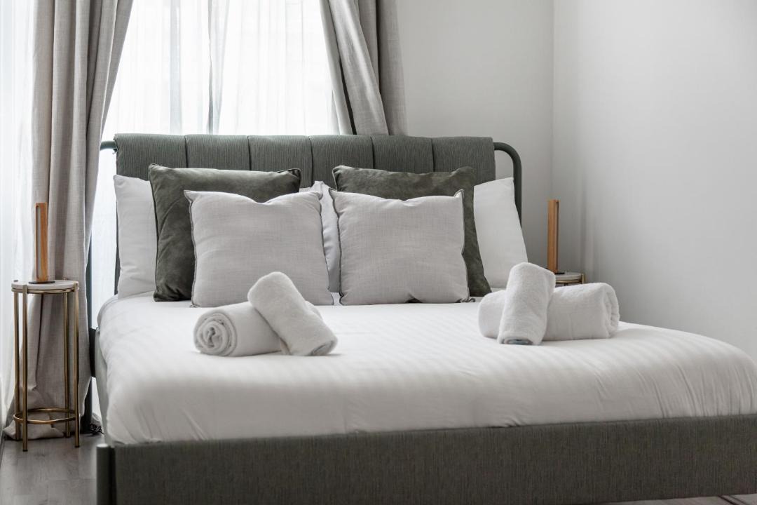 Photo of Bedroom in Queen's Gate