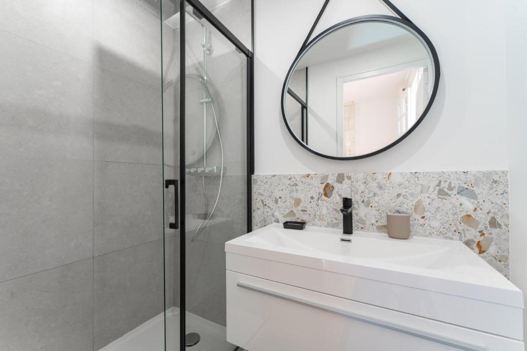 Photo of Bathroom in Hotel de Ville - Quinconces