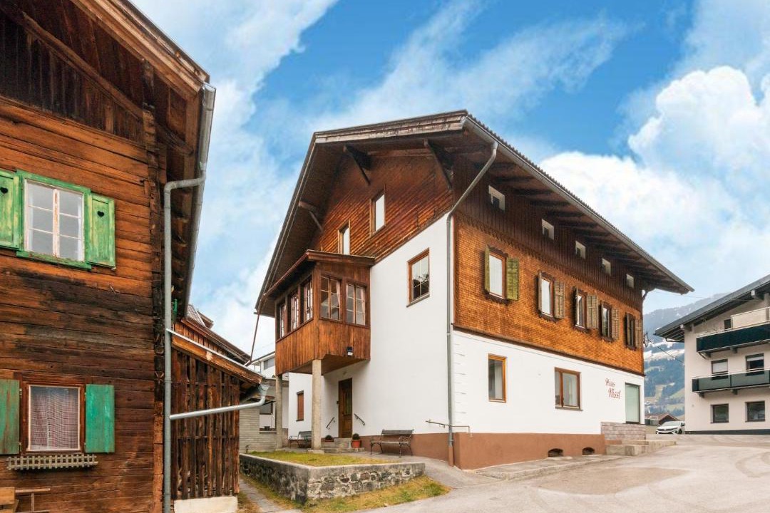 Photo of Buildings in Fuegen