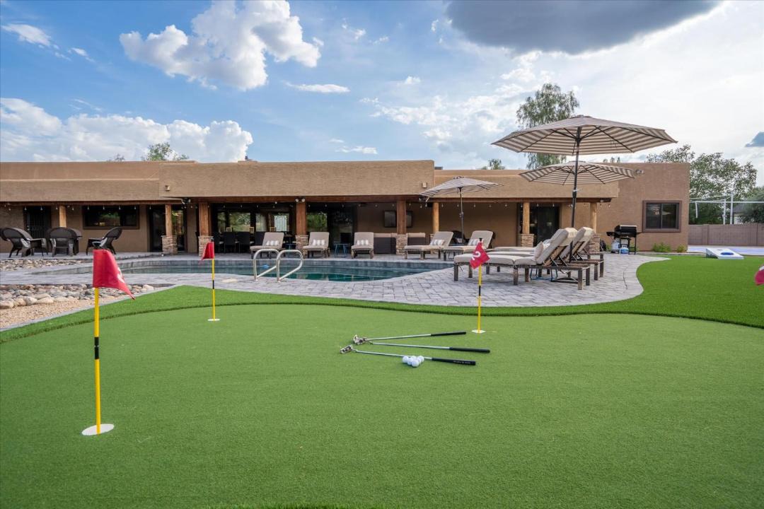 Photo of Buildings in Paradise Valley Village