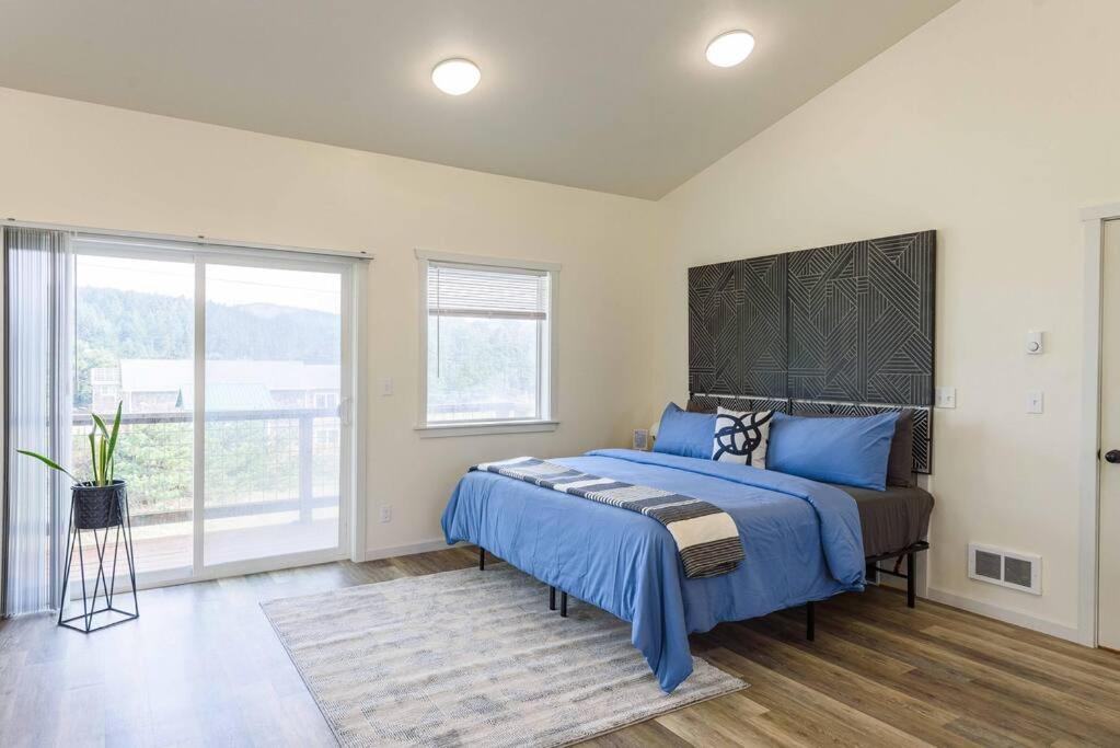 Photo of Bedroom in Port Orford