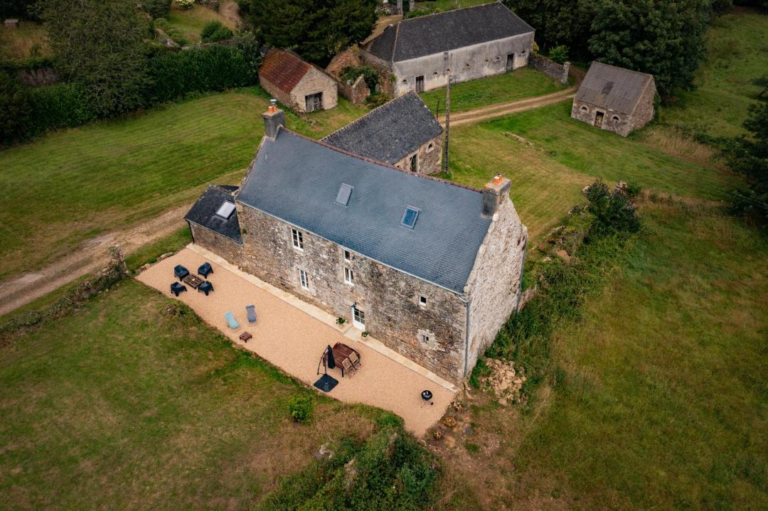 Photo of Buildings in Lanneanou