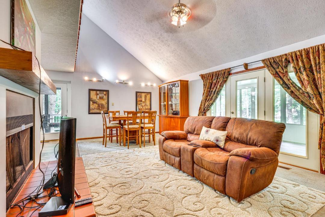 Photo of Livingroom in Hayesville