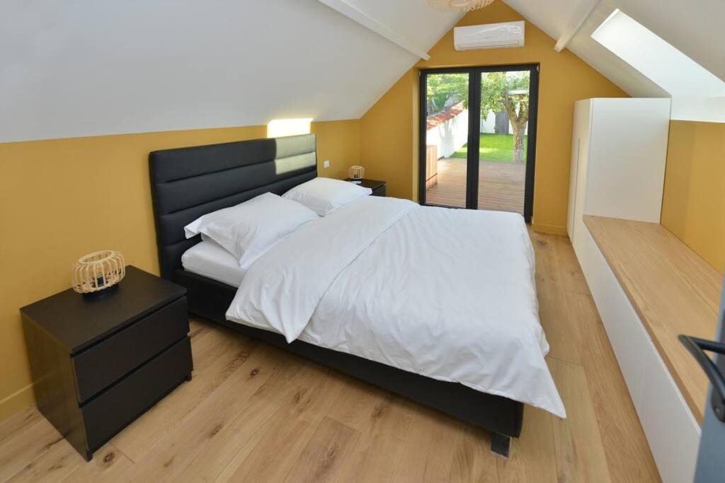 Photo of Bedroom in Nogent-le-Roi