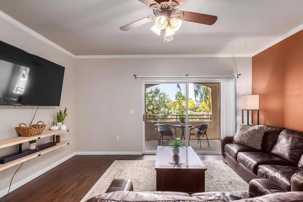 Photo of Livingroom in Camelback East
