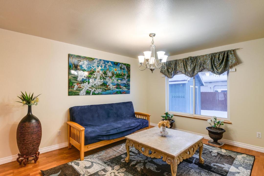 Photo of Livingroom in Bayshore - Klatt