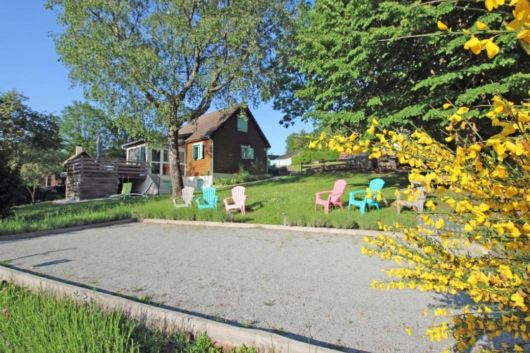 Photo of Buildings in Auphelle