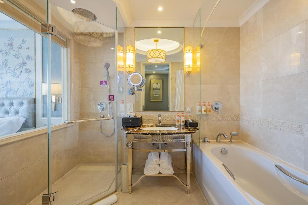 Photo of Bathroom in Huayuan Road Area