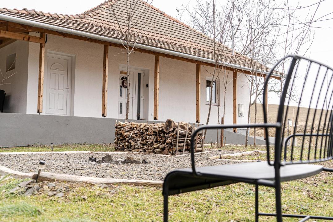 Photo of Others in Szanda