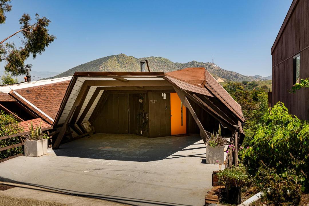 Photo of Others in Hollywood Hills