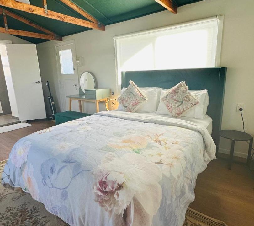 Photo of Bedroom in Redwood