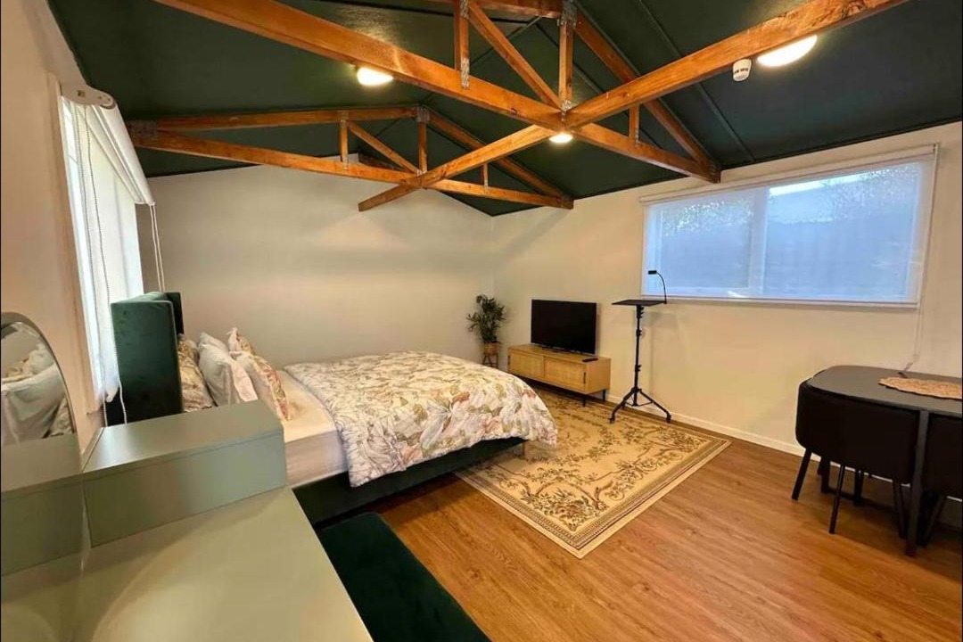 Photo of Bedroom in Redwood