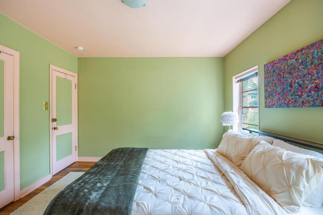Photo of Bedroom in West University