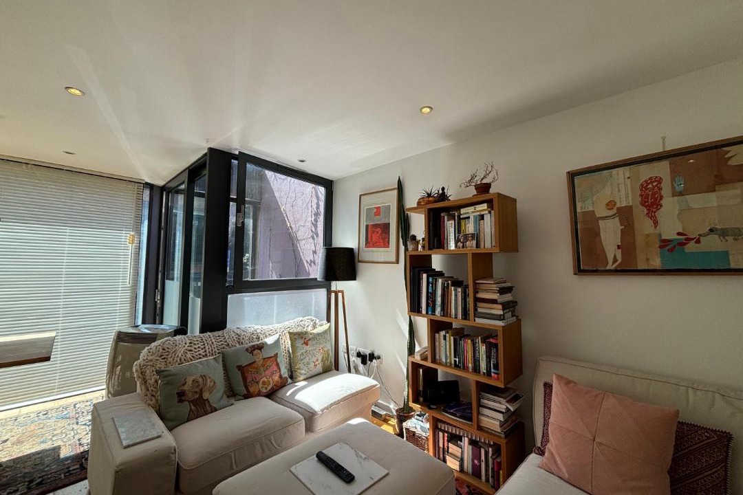 Photo of Livingroom in Homerton