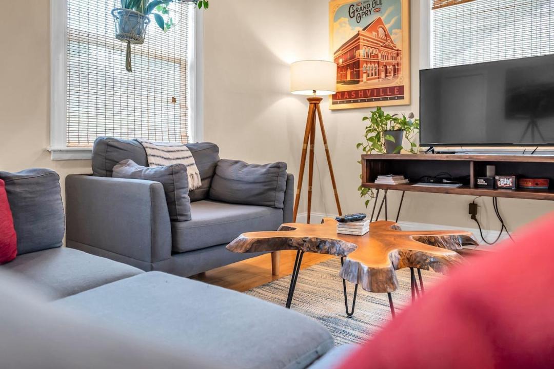 Photo of Livingroom in Shelby Hills