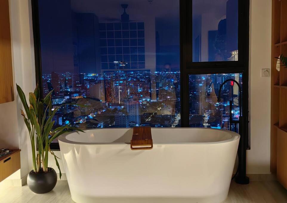 Photo of Bathroom in Chamkar Mon