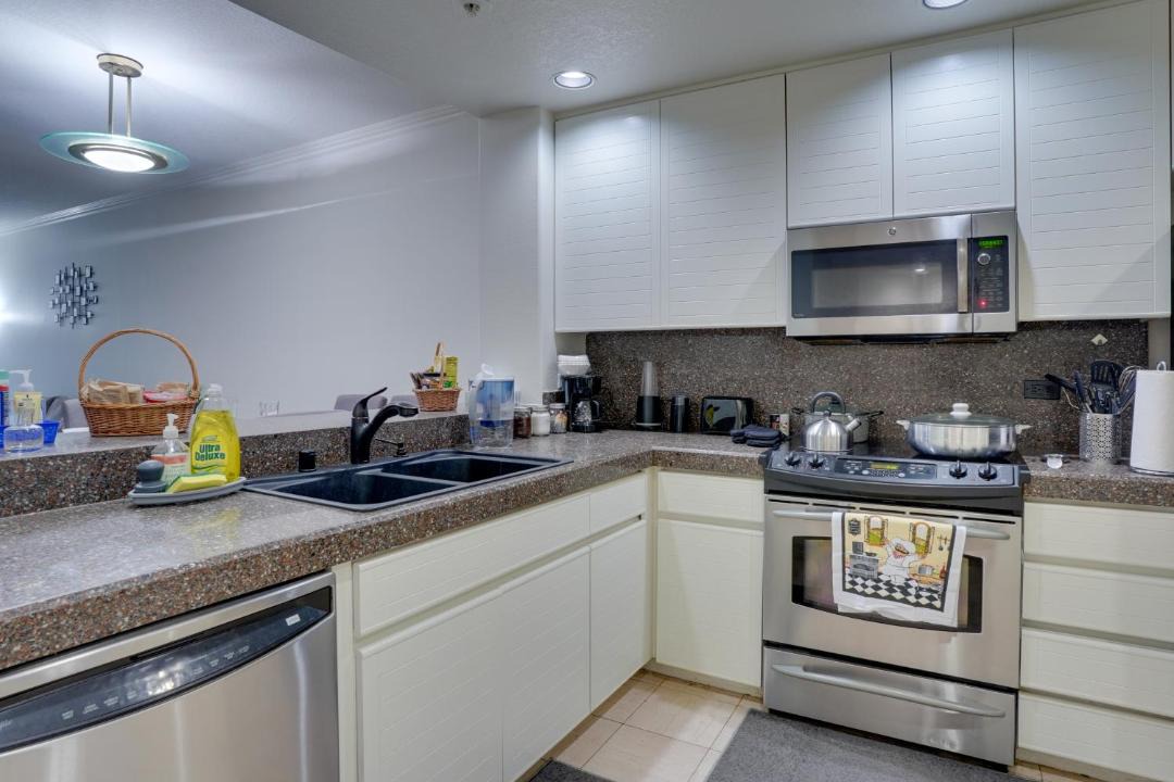 Photo of Kitchen in Airport Area
