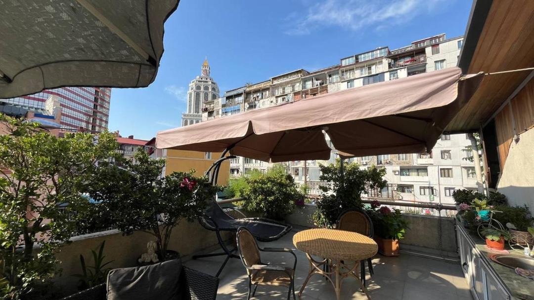 Photo of Patio Balcony in Old Boulevard