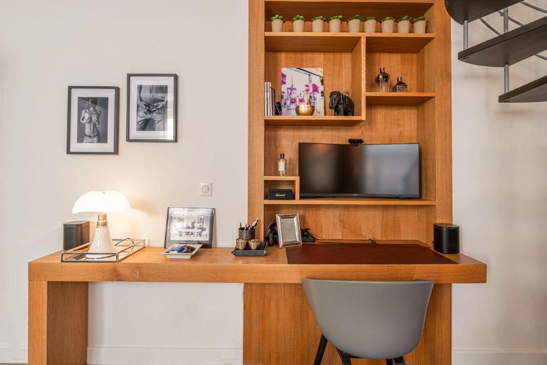 Photo of Livingroom in 8th Arrondissement