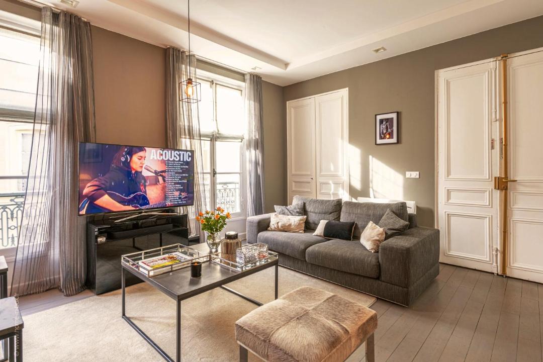 Photo of Livingroom in 8th Arrondissement
