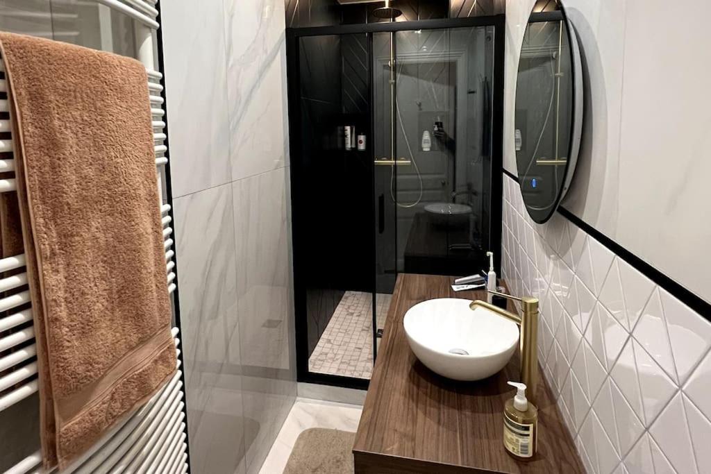 Photo of Bathroom in Quartier de la Chapelle