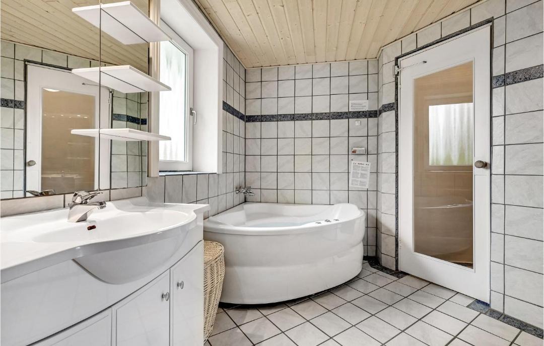 Photo of Bathroom in Farvang