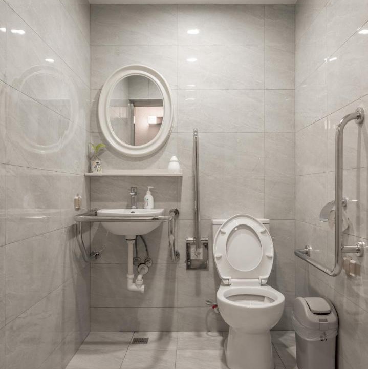 Photo of Bathroom in West District