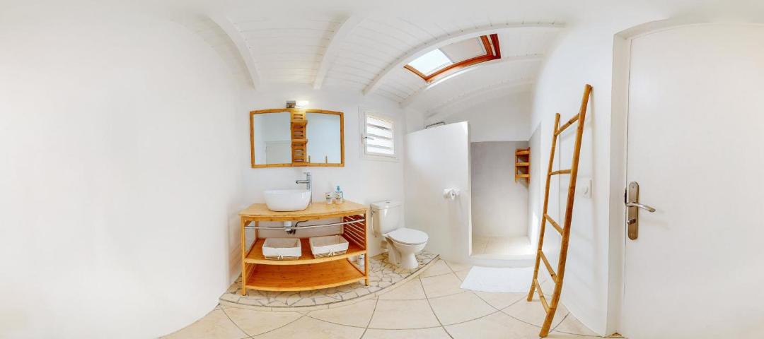 Photo of Bathroom in Le Moule