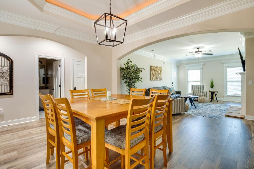 Photo of Livingroom in Owens Cross Roads