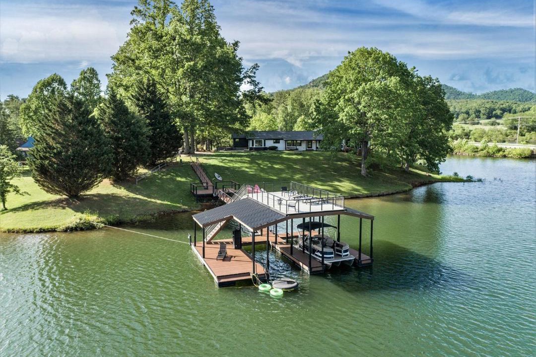 Photo of Others in Hiawassee