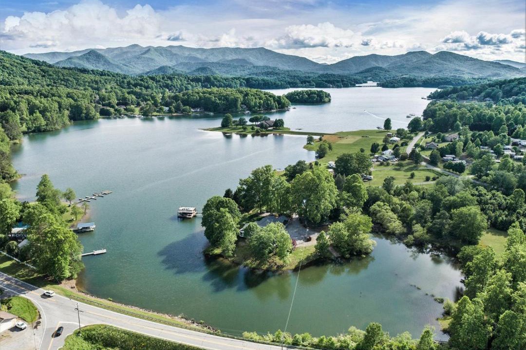Photo of Others in Hiawassee