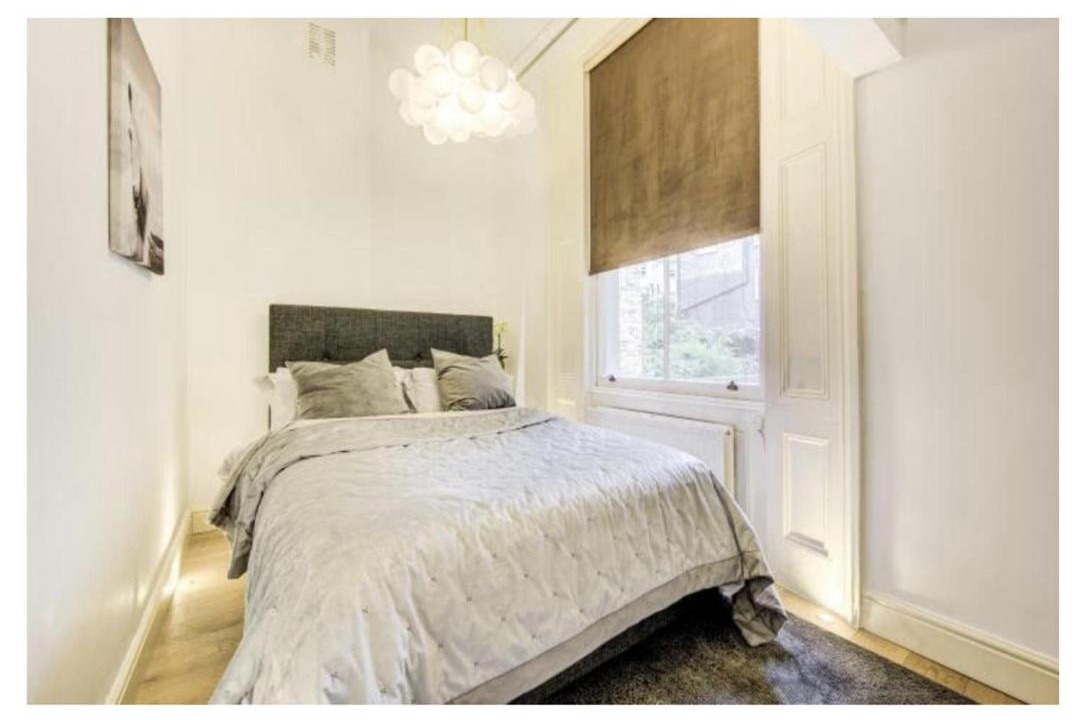Photo of Bedroom in Earl's Court