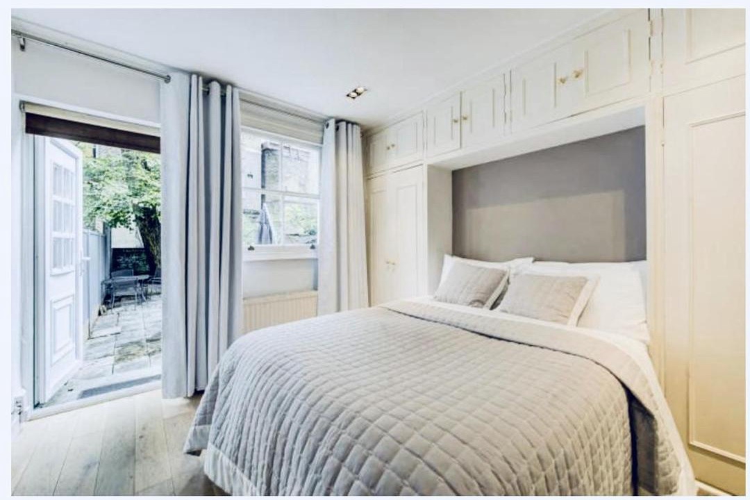 Photo of Bedroom in Earl's Court